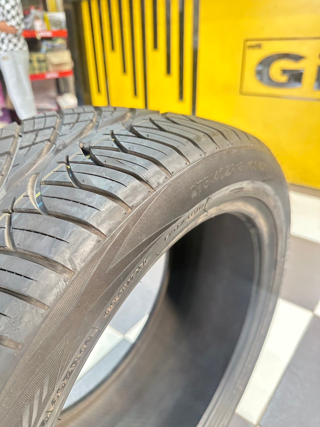 ยางลายซิ่ง SUMAXX MAX RACING 86S 275/40R18 ยางใหม่ปี2020 (ยางจริงมี1 เส้น) เพียงเส้นละ1300บาท พร้อมติดตั้งฟรี