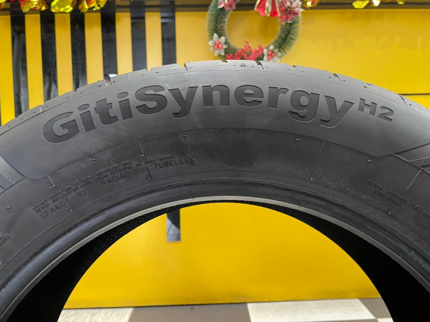 Giti Synergy H2 215/60R17 ยางใหม่ปี2023 ราคาโปรโมชั่นพิเศษ พร้อมติดตั้งฟรี