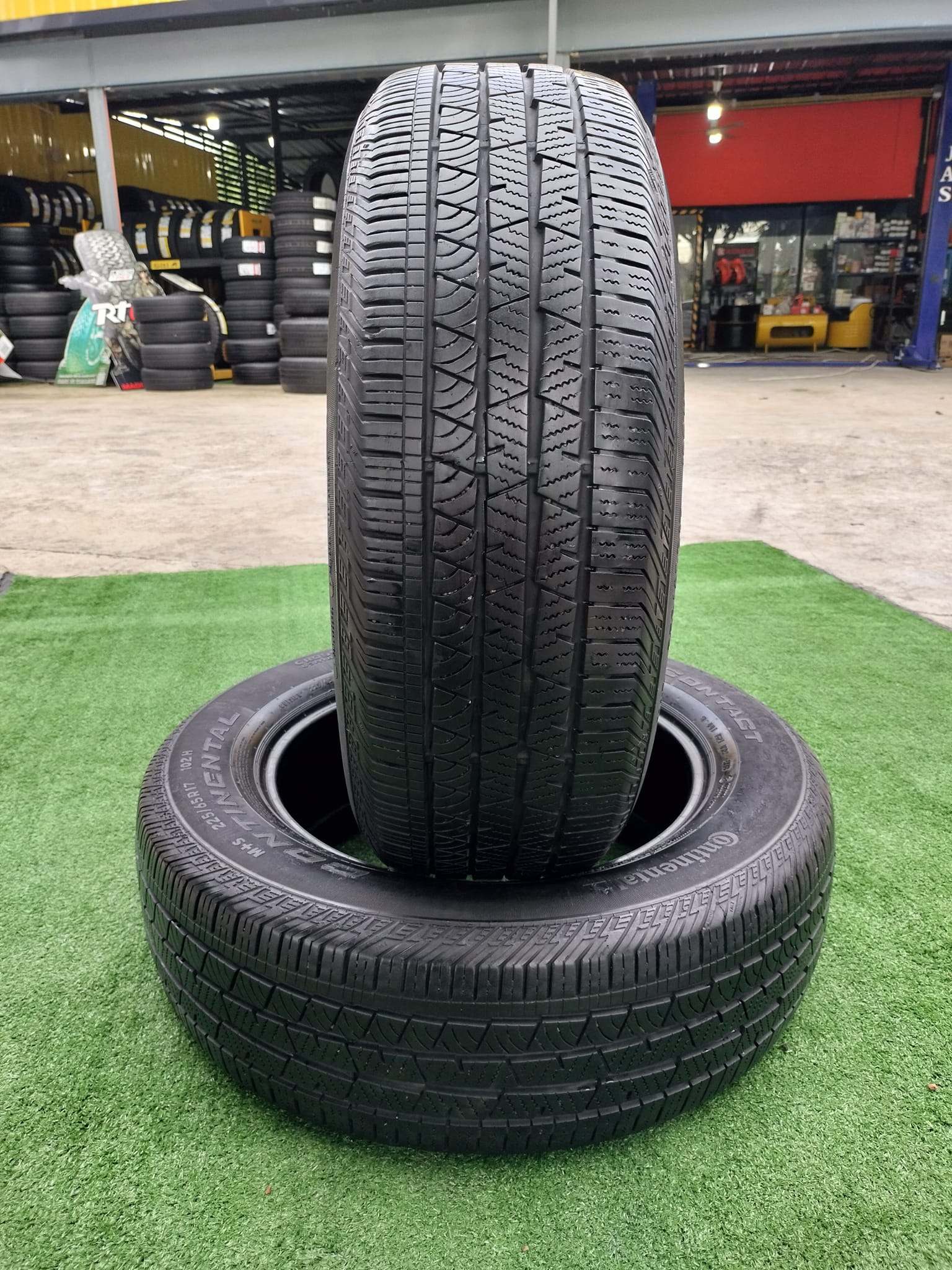 ยางมือ2 สภาพดี ขอบ17" ยางยี่ห้อCONTINENTAL LX SPORT 225/65R17