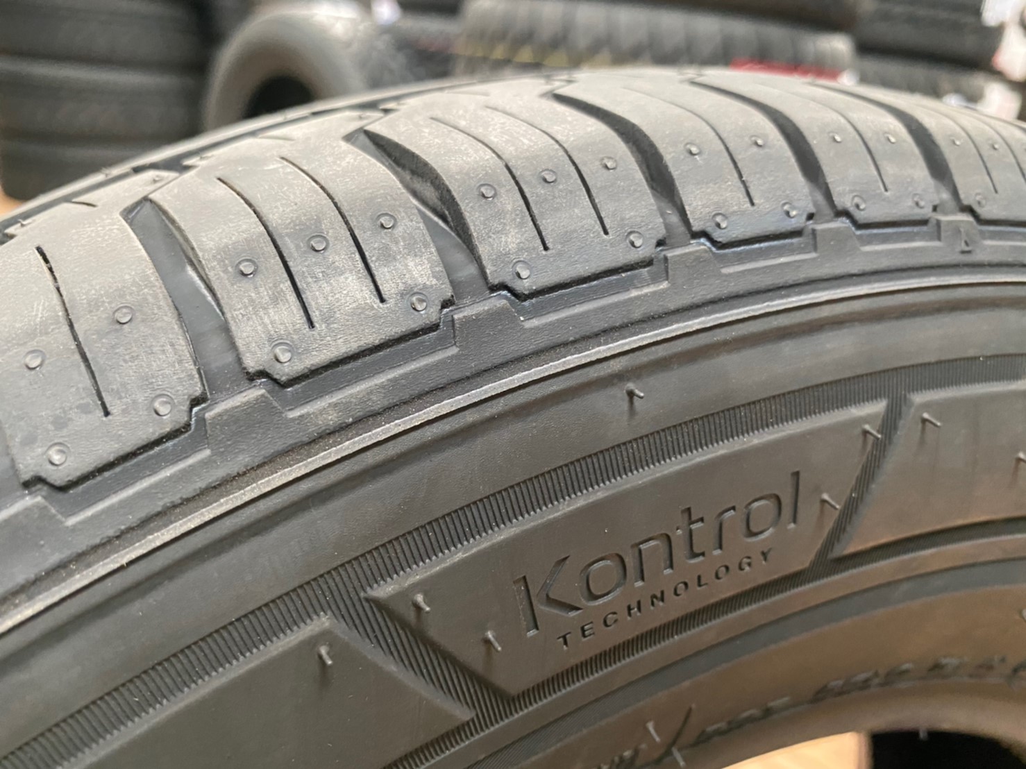 Hankook Vantra LT 215/70R15 ยางใหม่ปี2020 ยางกระบะ บรรทุกคุณภาพดี