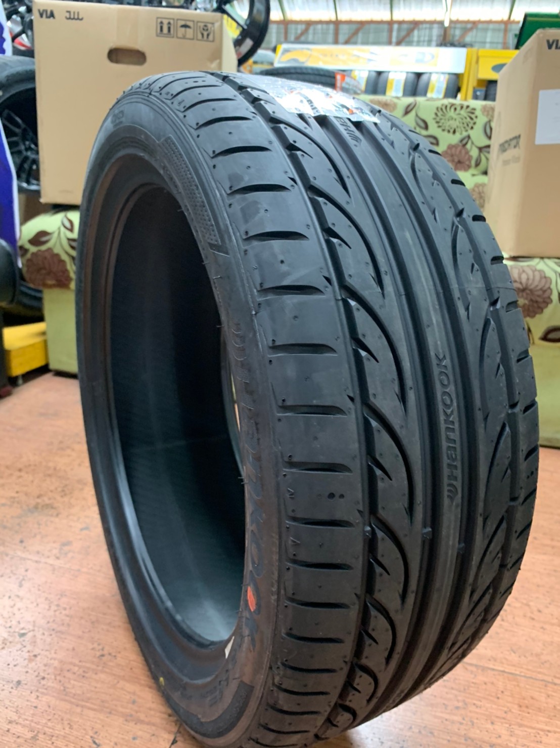 Hankook Ventus V12 215/45R17 ยางสปอร์ต นุ่มเงียบ