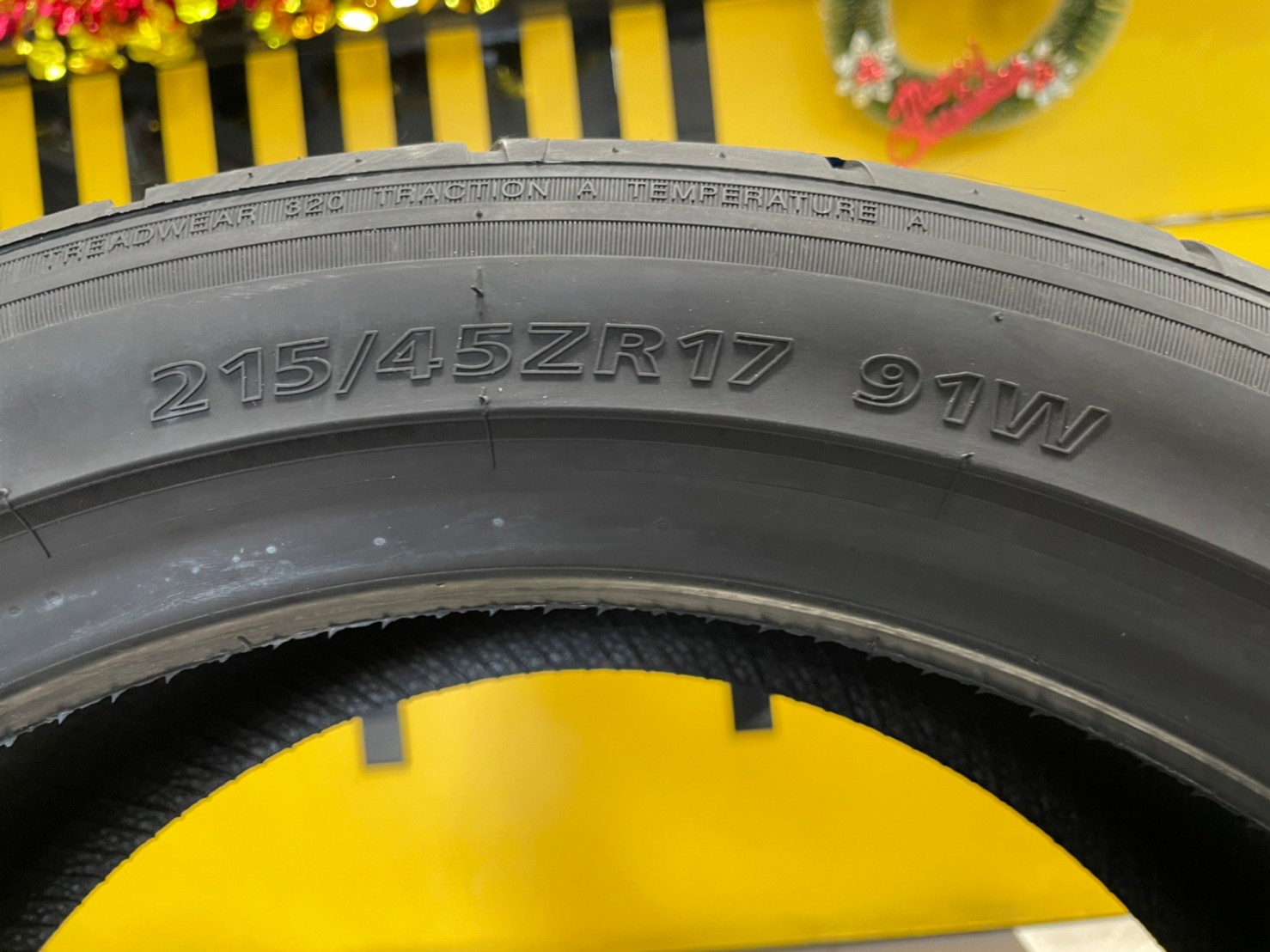 ยางสปอร์ตลายซิ่ง คุณภาพดี Lansail RS009 215/45R17ยางใหม่ปี2023