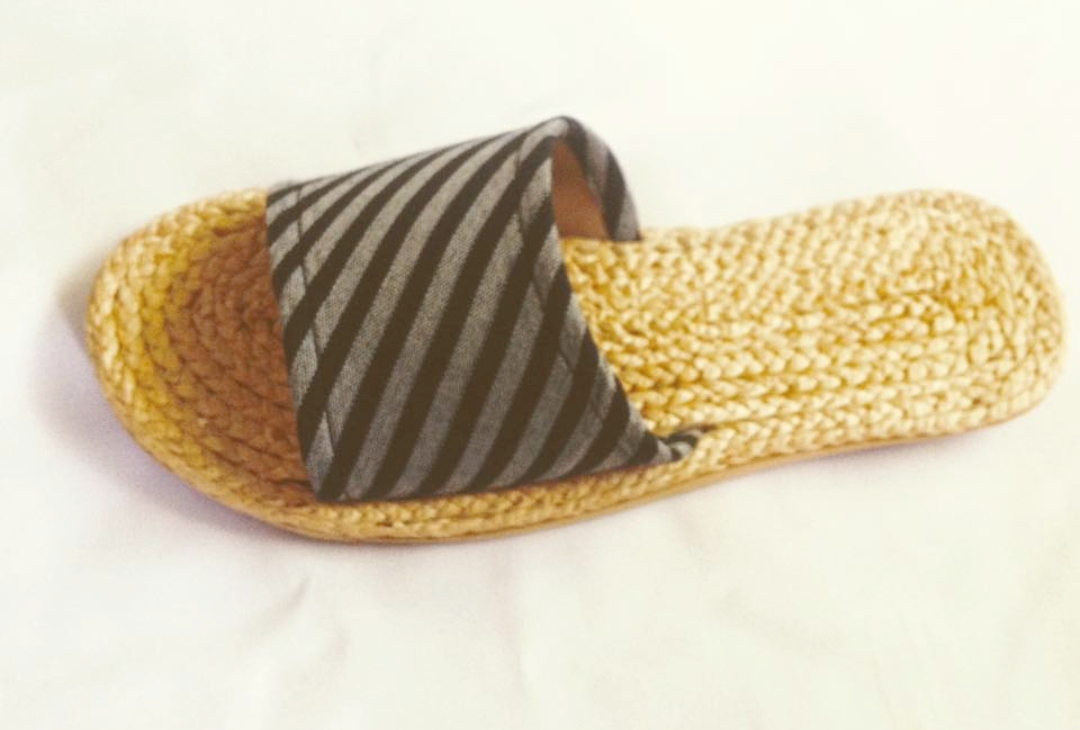 BSS704W : รองเท้าแตะสาน ราคาส่ง 1 โหล 12คู่