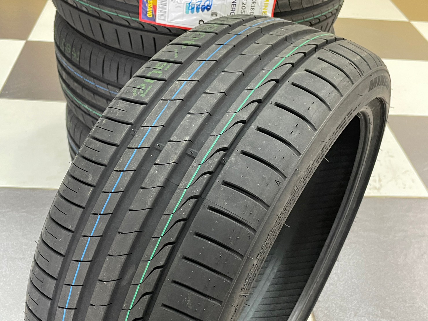 ยางMINERVA F205 205/40R18 ยางสปอร์ตคุณภาพดี สมรรถนะการขับขี่สูงนุ่มเงียบ ยางใหม่2023