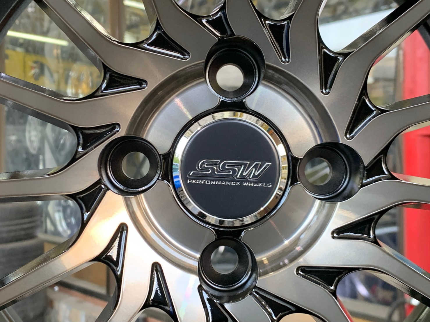 ล้อแม็กขอบ15 Model 355งานไทย SSW 4รู100 กว้าง7 ออฟ38 สีดำขอบหน้าชา