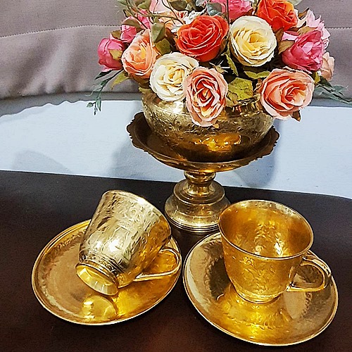 ถ้วยกาแฟพร้อมจานรอง ใหญ่ ทองเหลืองตอกลายช้างทรงเครื่อง