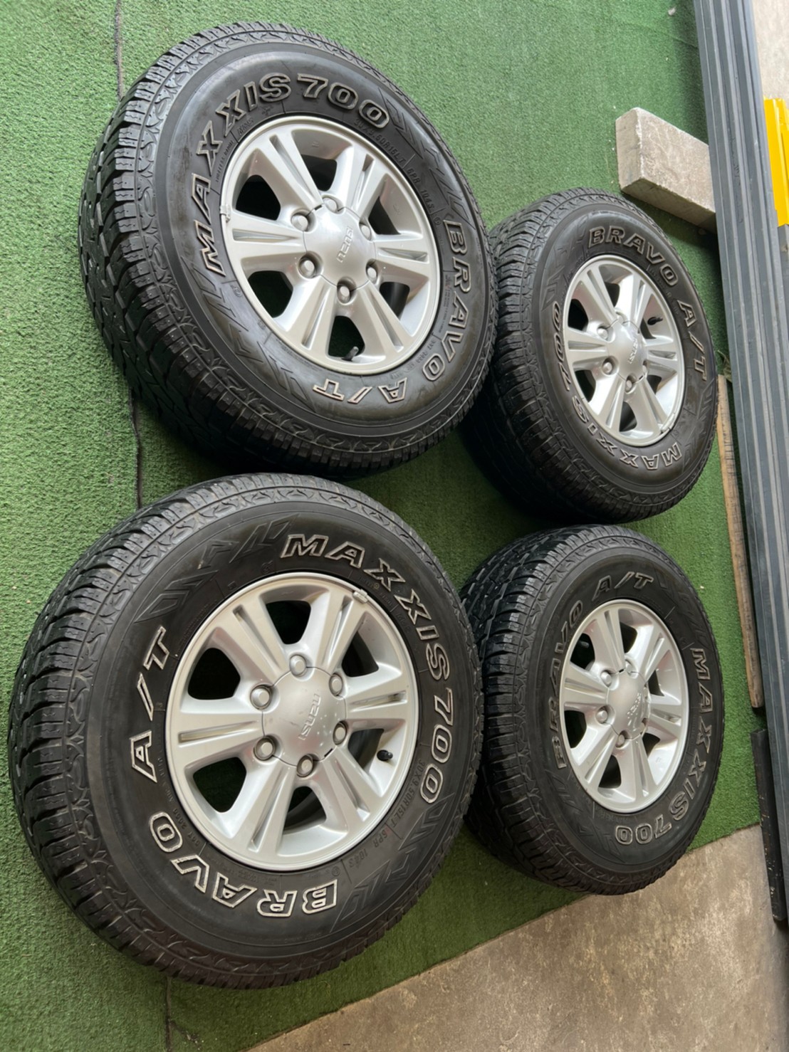 ล้อ ISUZU พร้อมยาง Maxxis 30x9.5/R15 ปี10