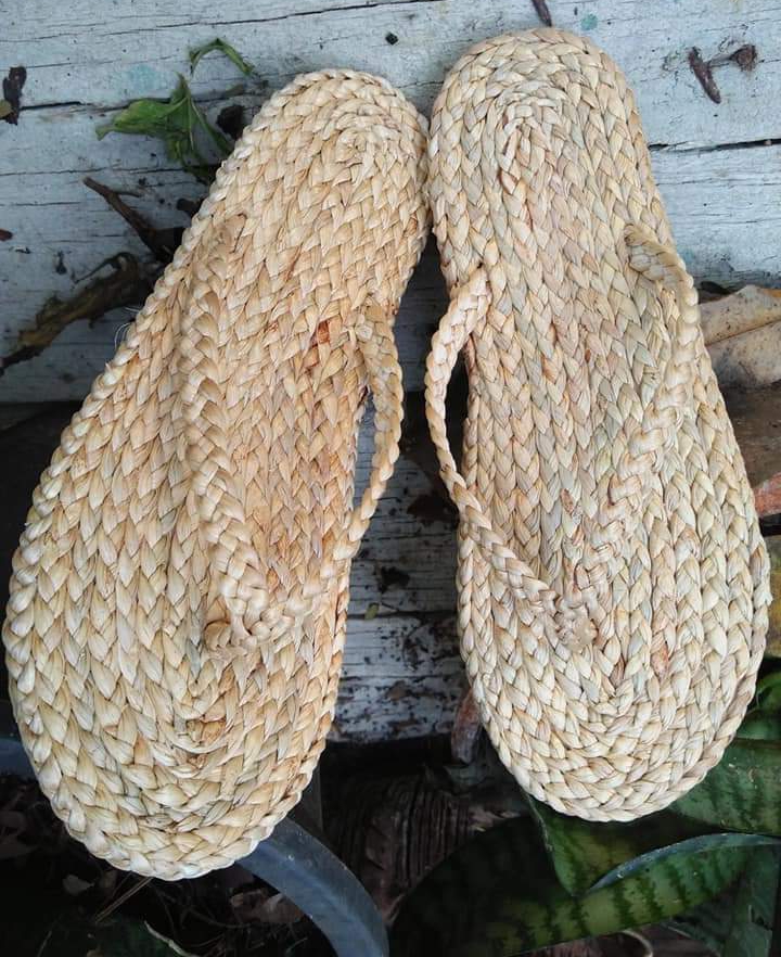 BSS410W : รองเท้าสานผักตบชวา ราคาส่ง 1โหล 12 คู่