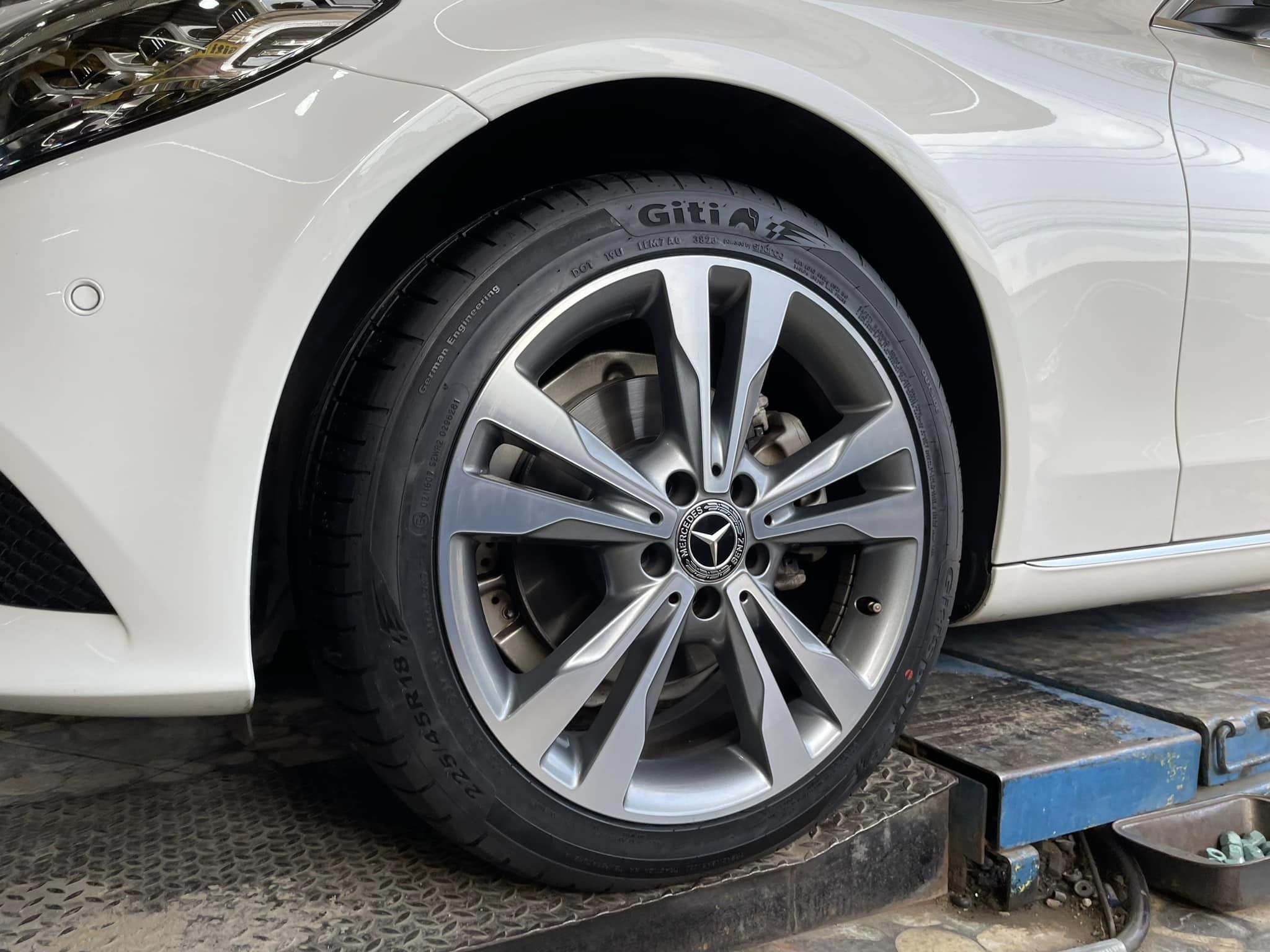 #Mercedes_Benz_C220d GITI_SportS2 225/45R18 245/40R18