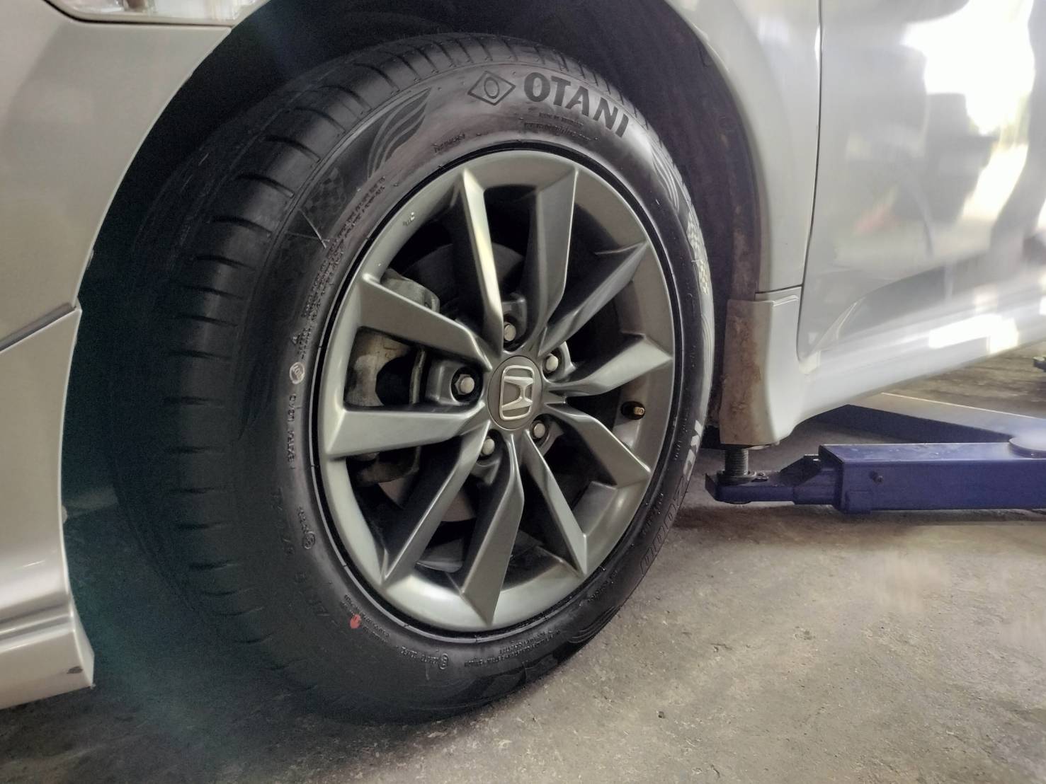 🚘#HONDA_CIVIC เปลี่ยนยาง 🛞 #OTANI_KC2000_215/55R16