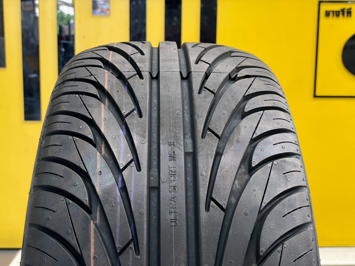 215/35R18 Nankang NS-2 ยางใหม่ปี2023