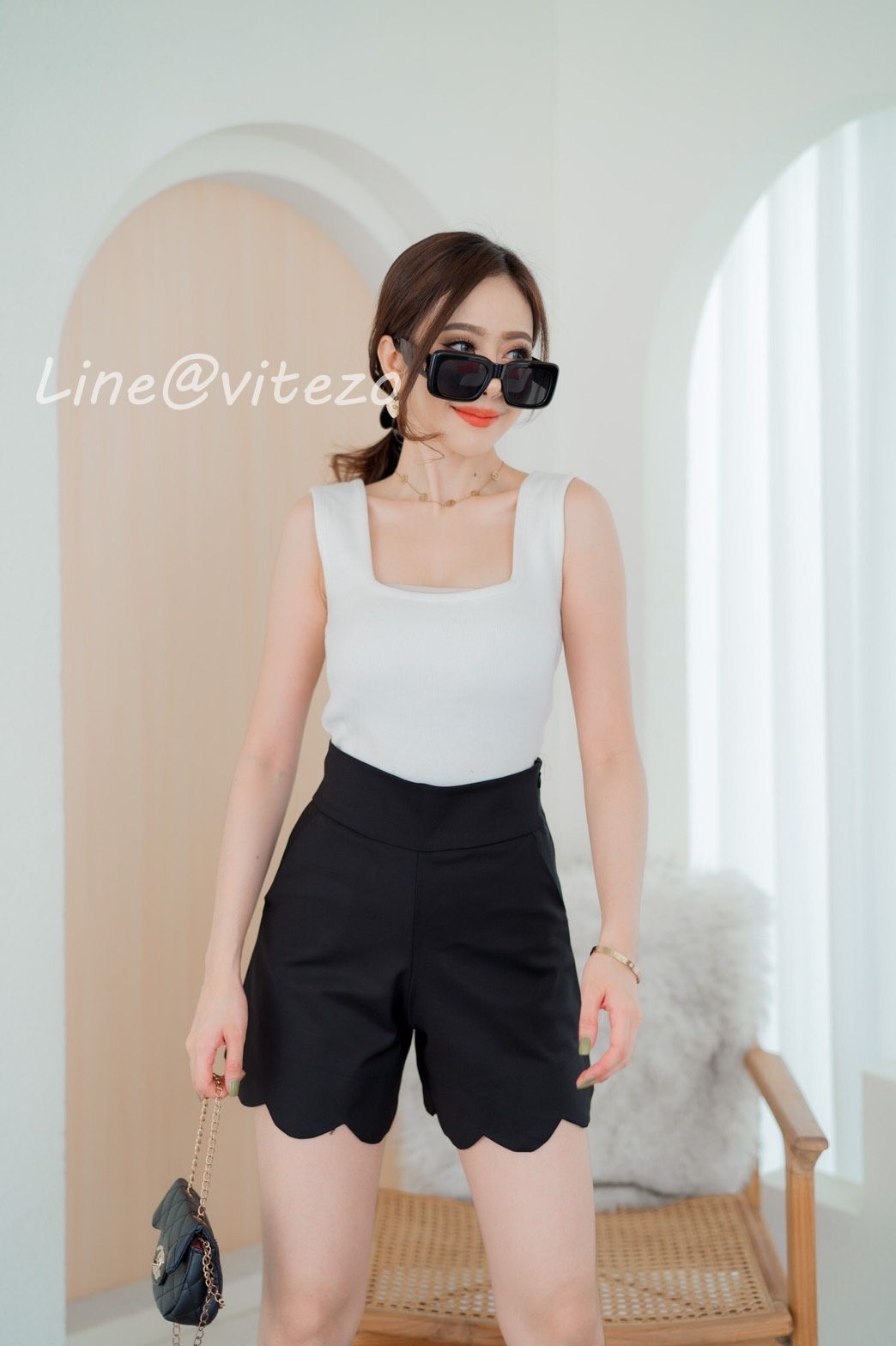 กางเกงขาสั้นเอวสูง ปลายขาหยัก ซิปข้าง ผ้าดับเบิ้ล