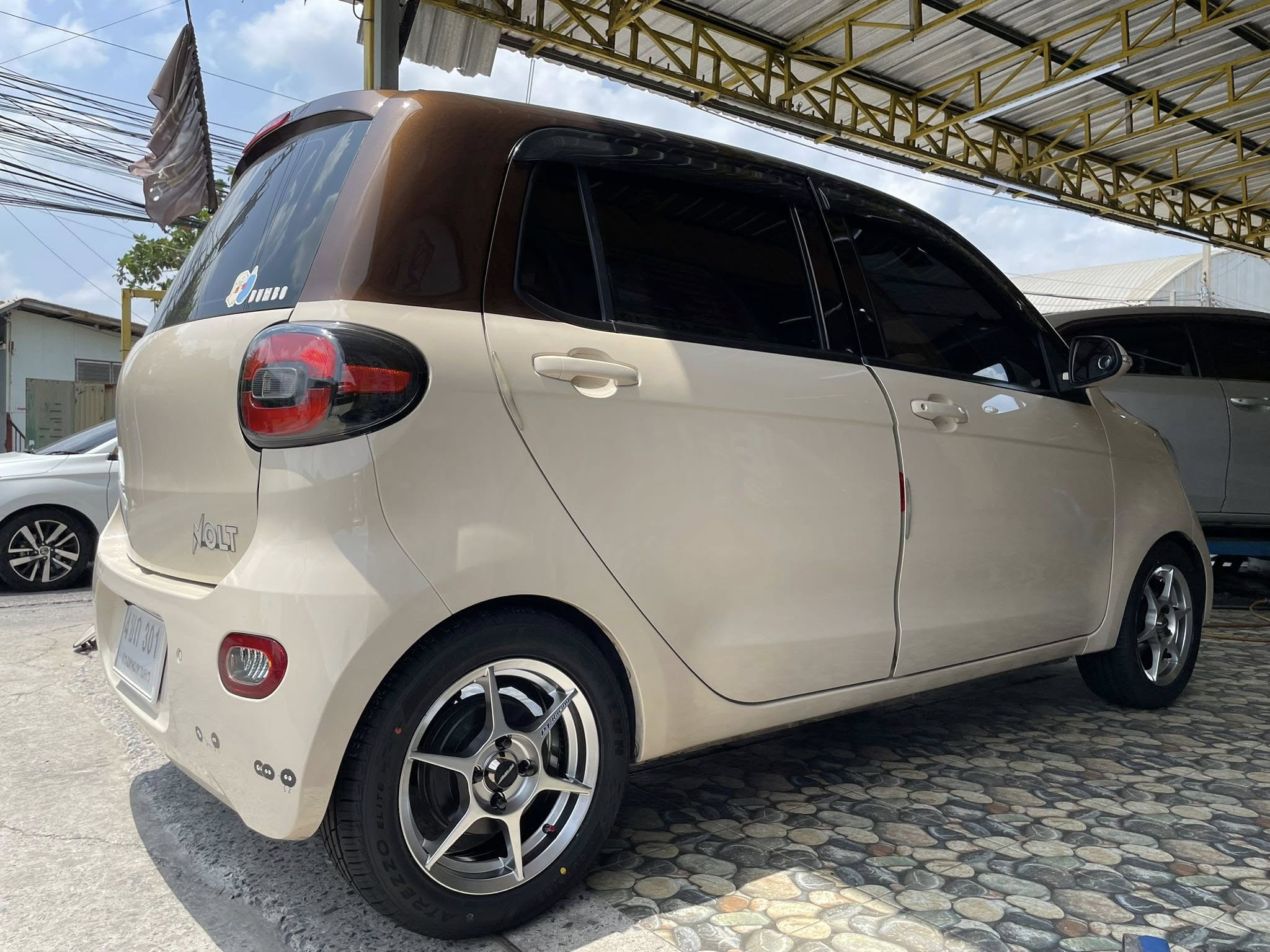 #รถไฟฟ้า_ #Volt_City_EV เลือกเปลี่ยนล้อเป็นขอบ 14 ลายยอดฮิต #P1 ขอบ14 14x5.5 ET38 4x100 #SSW204 #พร้อมยางสเปค #Sailun185/55R14