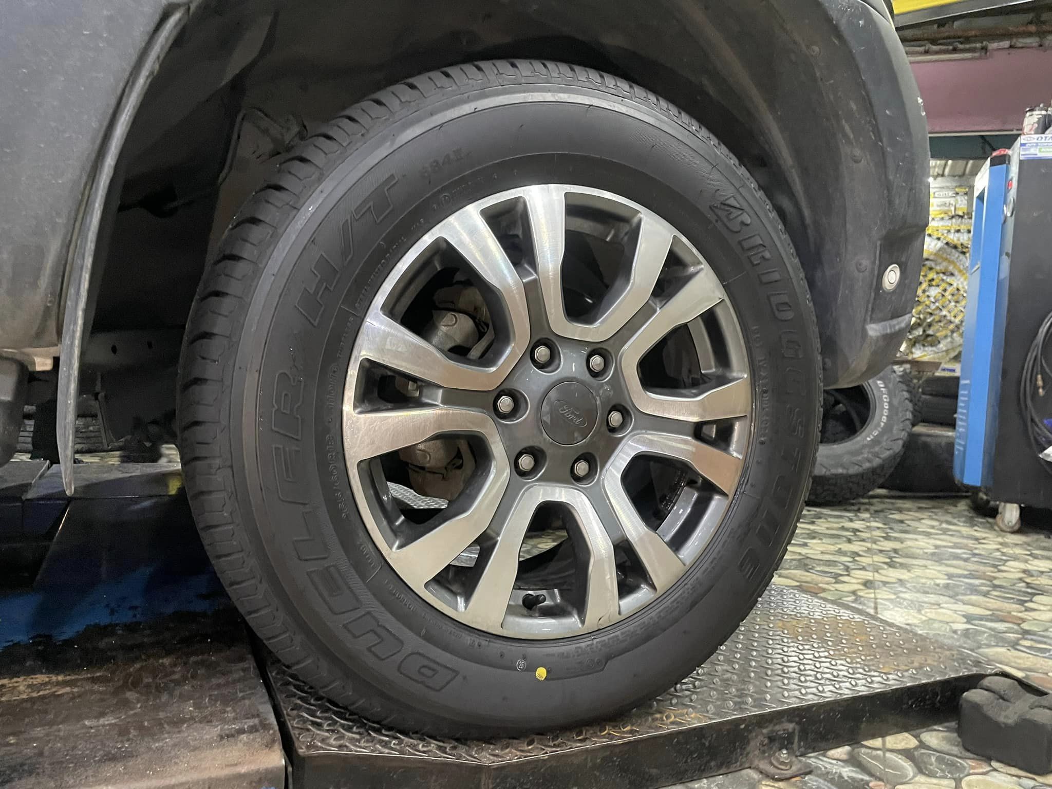🛞❤️ #FORD_RANGER 🚘 เปลี่ยนยาง🛞🐘#RRIDGESTONE_D684ll_265/60R18