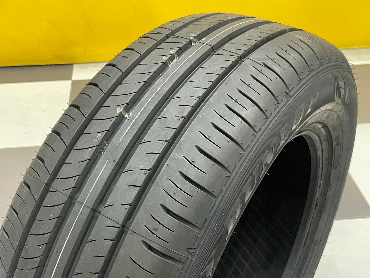 DUNLOP ENASAVE EC300+ 215/60R16 ยางใหม่ปี2024