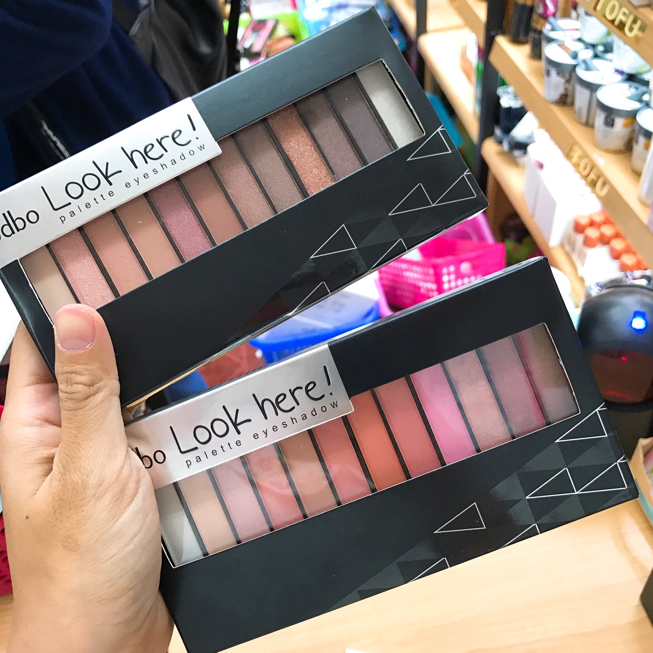 ODBO Look here palette eyeshadow (อายแชโดว์)