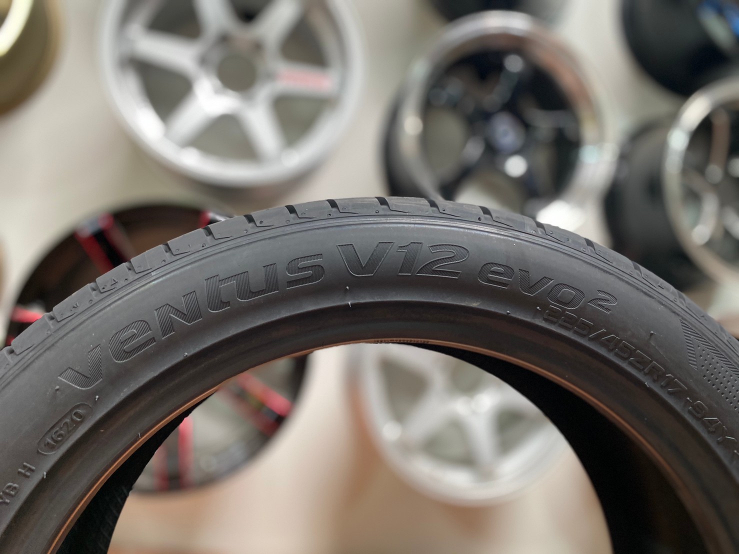 ยาง 225/45R17 Hankook V12ยางใหม่2020 ยางสมรรถนะสูง คุณภาพดีนุ่มเงียบ