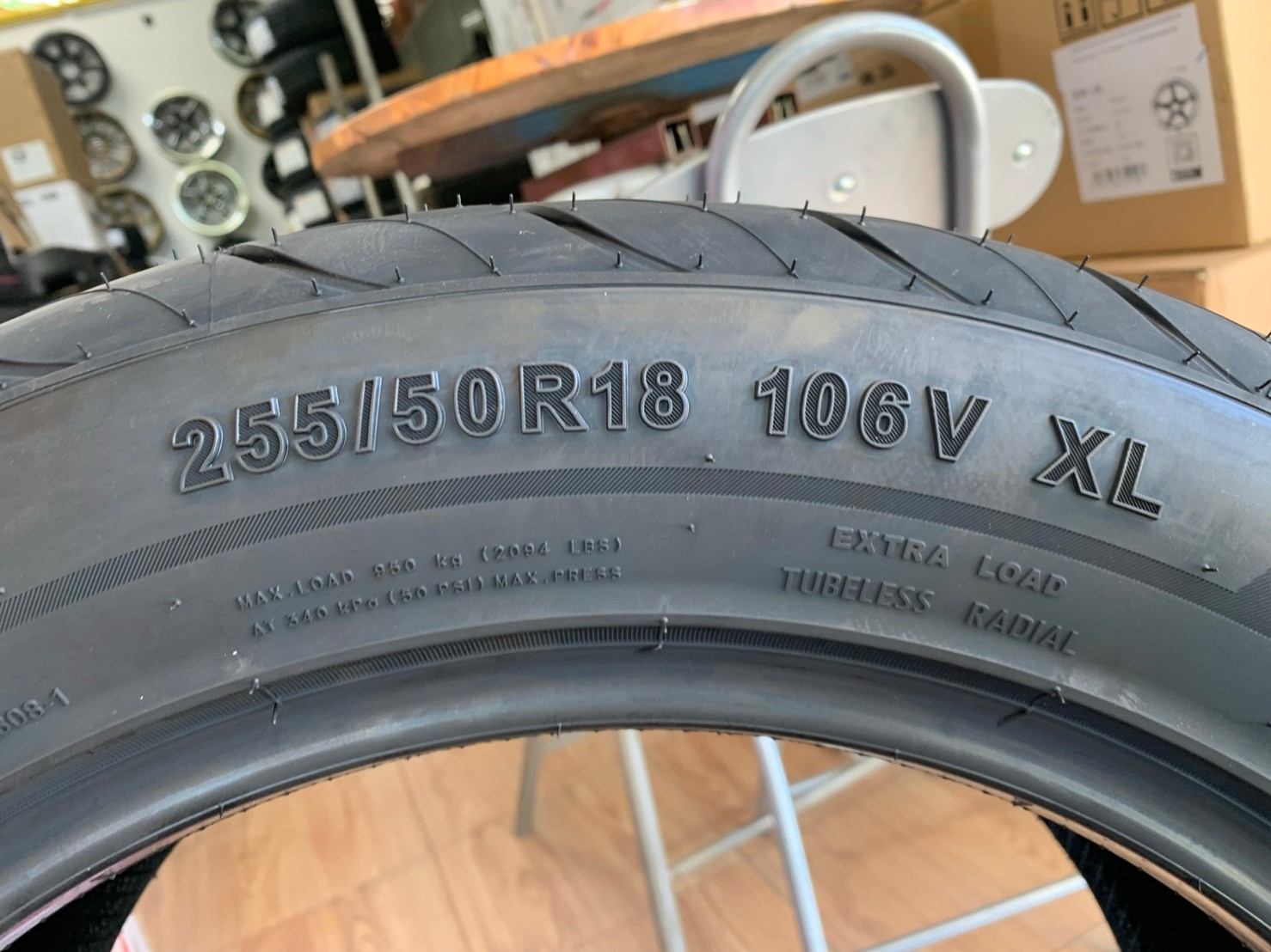โดนใจสายซิ่ง ยางลายใหม่ นุ่มหนึบ OTANI BM2000 255/50R18 ราคาพิเศษพร้อมติดตั้งฟรี สนใจสอบถามเพิ่มเติมได้ค่ะ