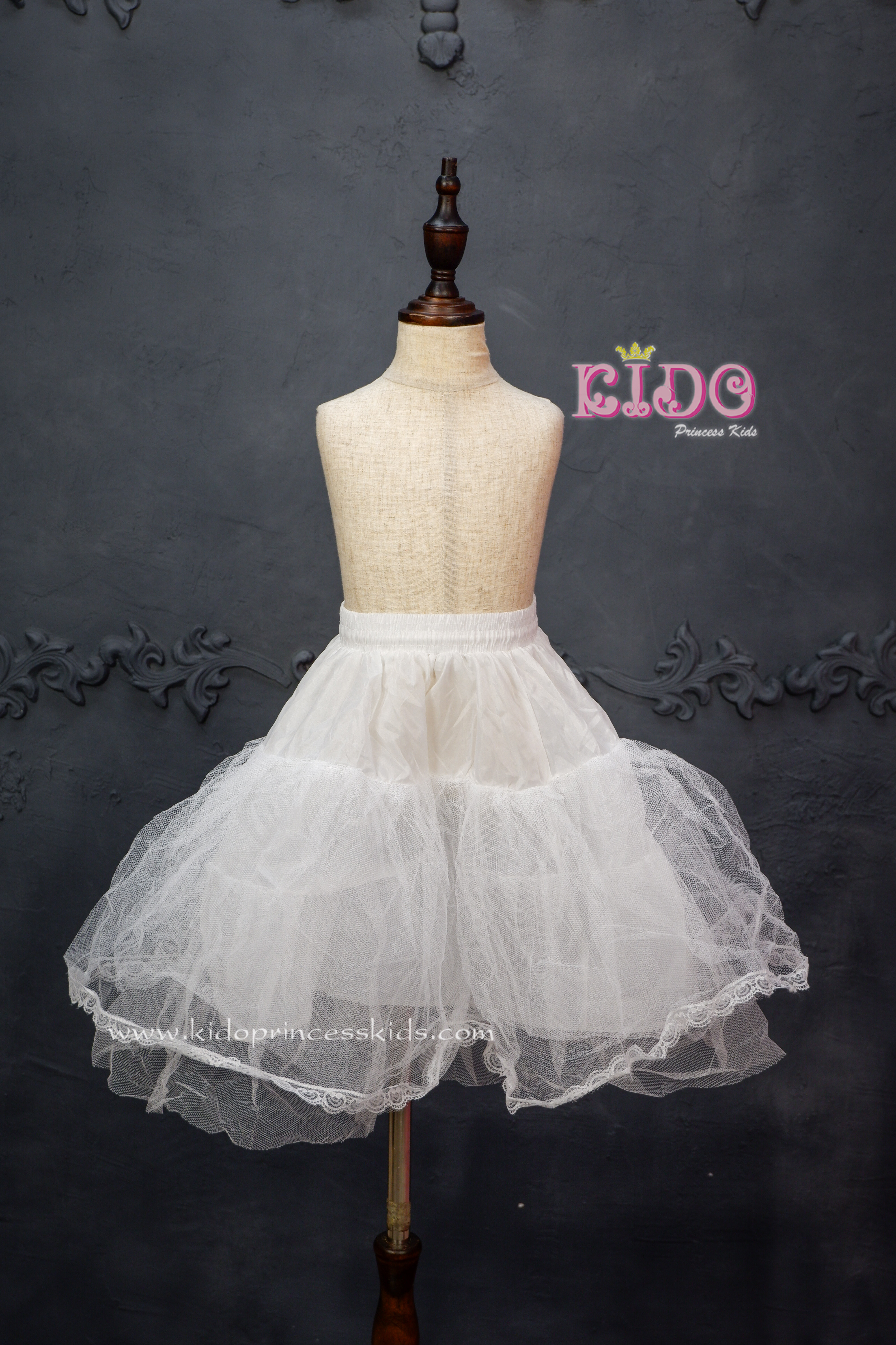 สุ่มเด็ก *มีหน้าร้าน ตรงปก พร้อมส่ง* SK07 กระโปรงสุ่ม สีขาว สุ่มเด็กออกงาน สุ่ม3ชั้นชายลูกไม้