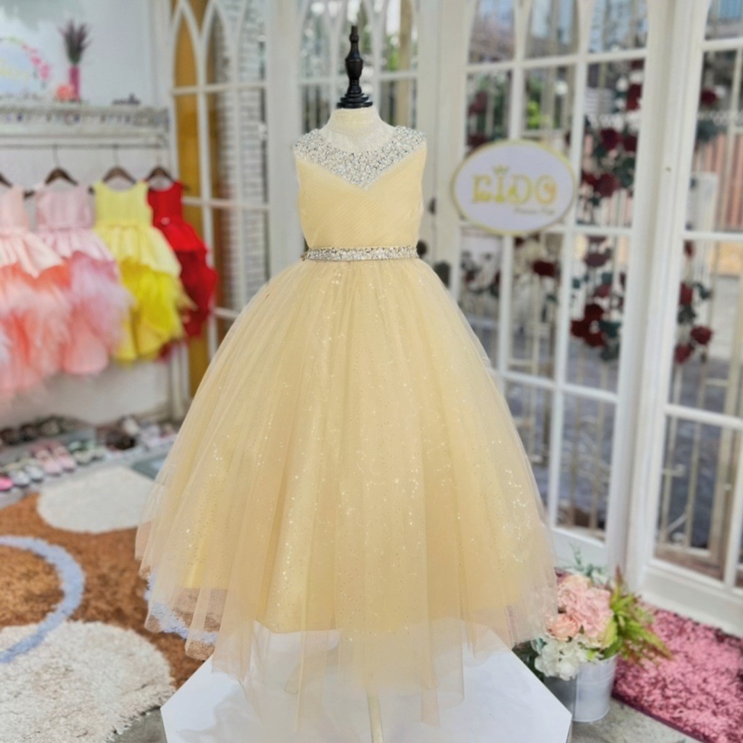 ssชุดราตรีเด็ก(หน้าร้านอยู่รัชดา ลองได้ถ่ายรูปจากชุดจริง)A214สีทอง สีขาว สีชมพู สีแดง สีน้ำเงิน สีฟ้าอกแต่งจีบไหว้เอวปัดเกล็ด กระโปรงยาวสุดหรูหราไฮโซมากๆเลย เดรสออกงานเด็ก