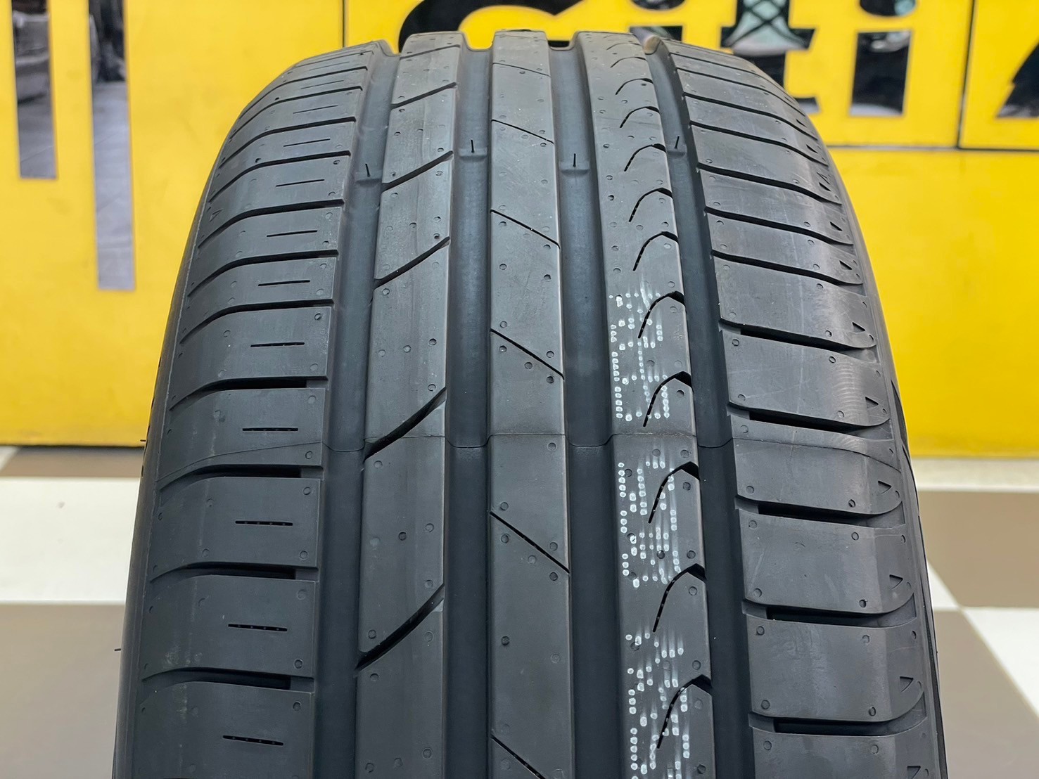 GT RADIAL FE2 235/55R18 ยางใหม่ปี2024