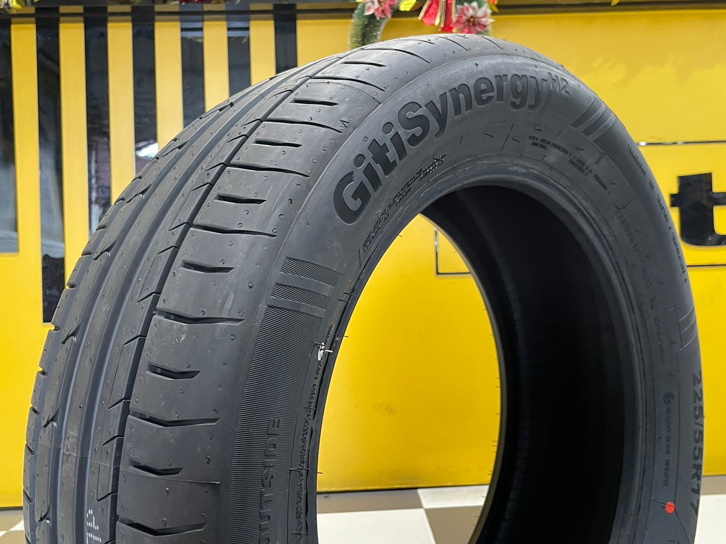 ยางใหม่ GITI SynergyH2 225/55R17 ยางใหม่ปี2023 ราคาโปรโมชั่นพิเศษ พร้อมติดตั้งฟรี