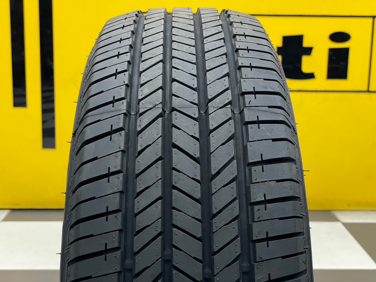 225/70R16 GITI 4x4 HT152 ยางทางเรียบตัวหนังสือสีขาว นุ่มเงียบ ยางรถยนต์คุณภาพดี สมรรถนะสูง ยางใหม่ปี2024