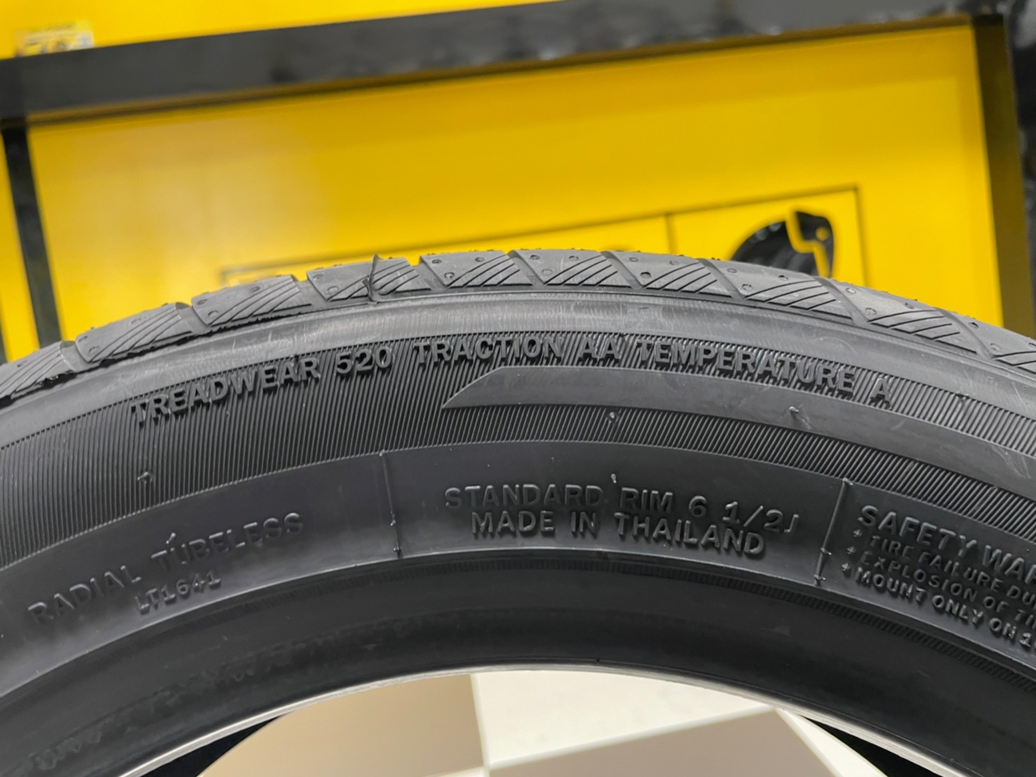 ATLAS FORCE UHP 205/55R16 ยางใหม่ปี 2022
