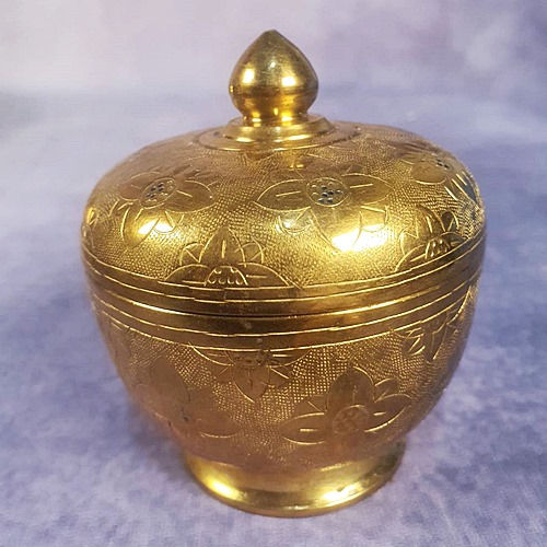 โถ 3 นิ้วฝาจุก ทองเหลืองตอกลายดกมะลิล้วน คลาสสิค