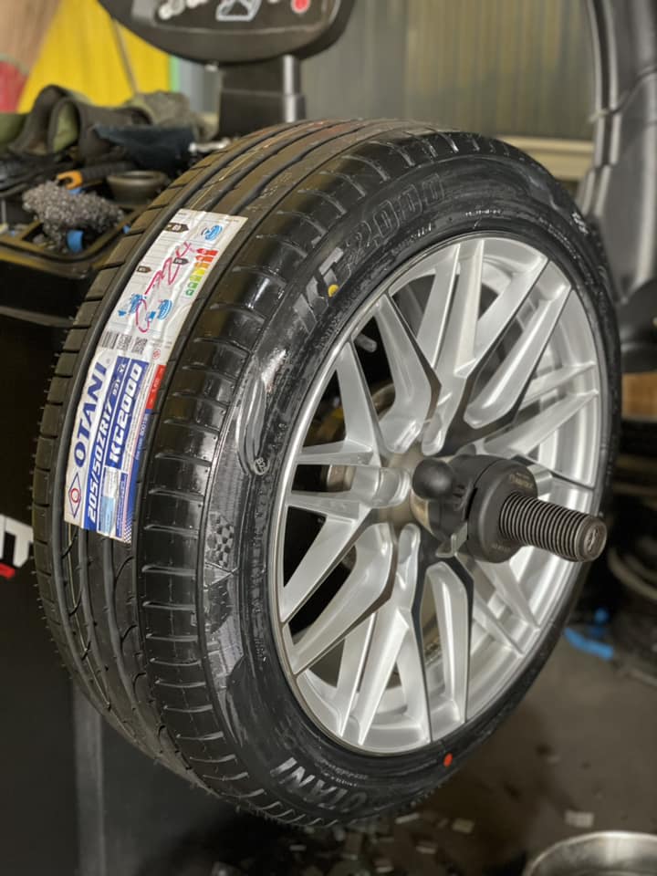 🚘 #SUZUKI_RETIGA🛞เปลี่ยนยาง #OTANI #KC2000 205/50R17 #ล้อSSW348 17X8 ET38 5X114.3 สีซิลเวอร์