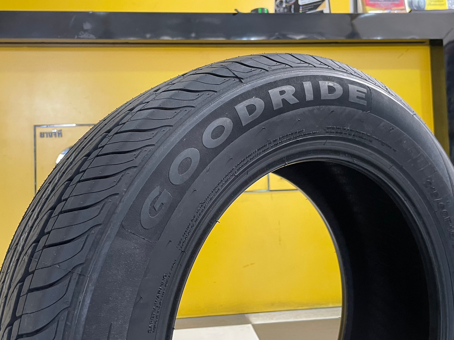 ยาง GOODRIDE RP28 215/60R16