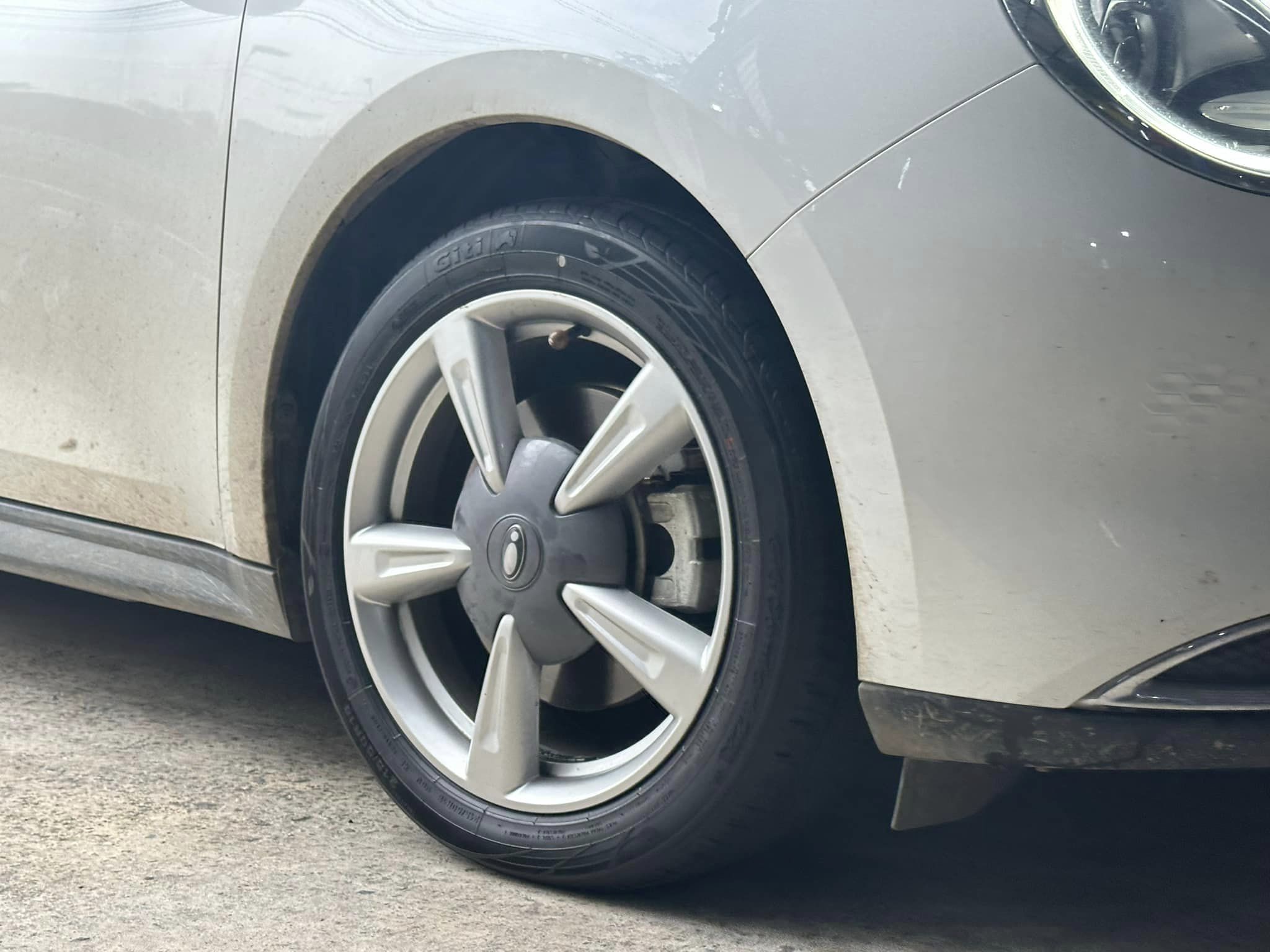 🚘 #ORA_Goodcat 🛞#Giti #Comfort225v1 215/50R18