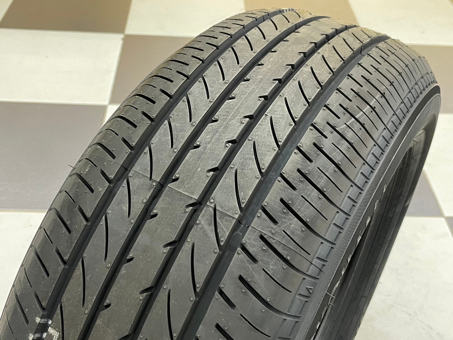 ยางใหม่YOKOHAMA BluEarth E75 215/60 R16 ยางใหม่ปี2024