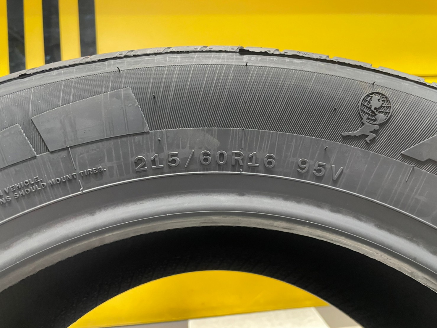 ATLAS FORCE UHP 215/60R16 ยางใหม่ปี 2022