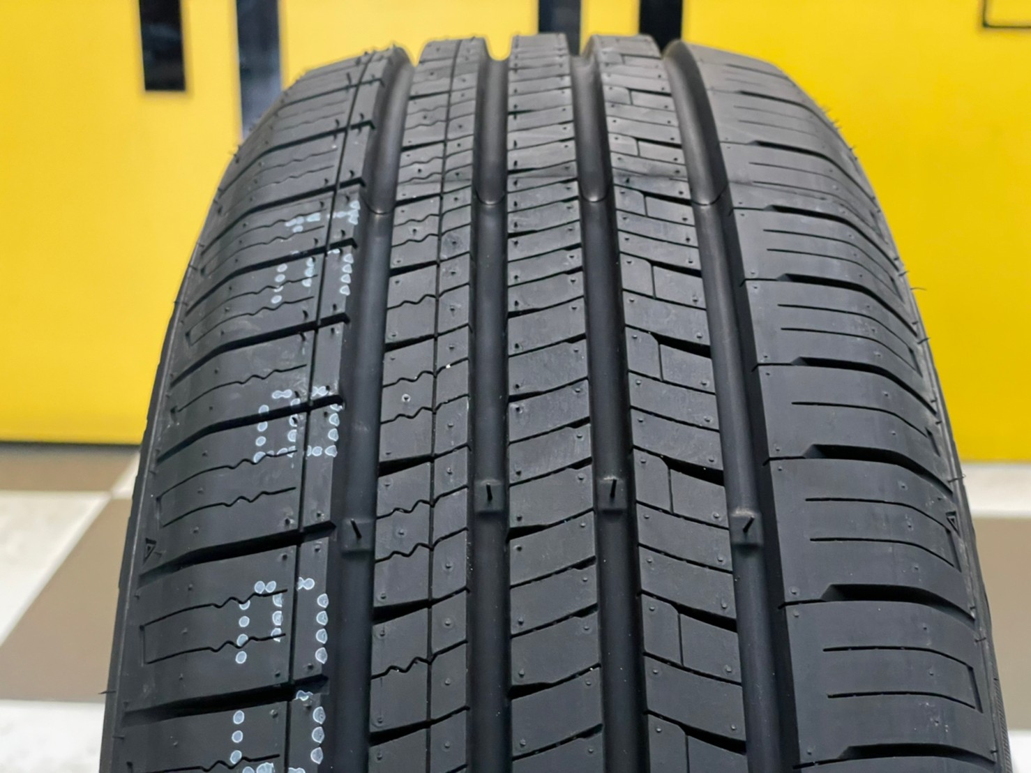 185/60R15 ยางใหม่AUSTONE SP602 ยางใหม่ปี2023