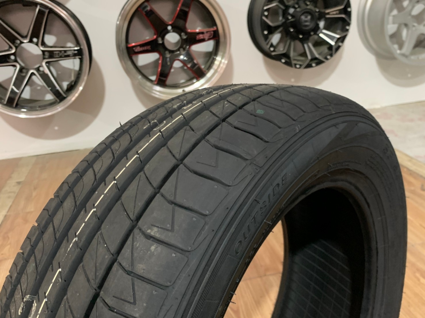 ยางใหม่สปอร์ต DUNLOP LM705 195/55R15 ยางใหม่ปี2021