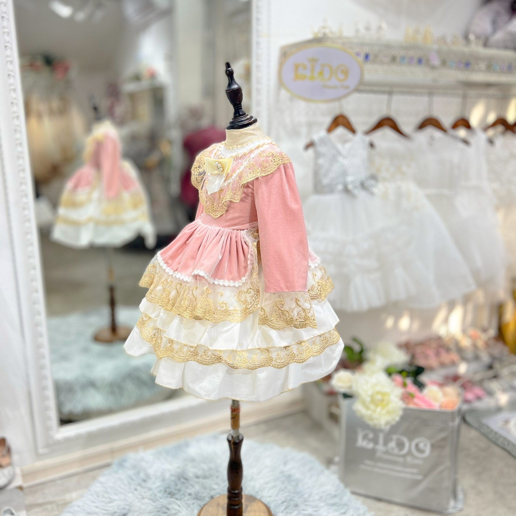 ชุดเดรสเด็ก(หน้าร้านอยู่รัชดา ลองได้ถ่ายรูปจากชุดจริง)W18405สีโอรส กระโปรงสั้น แขนยาว ลุคลูกคุณหนูหวานๆ