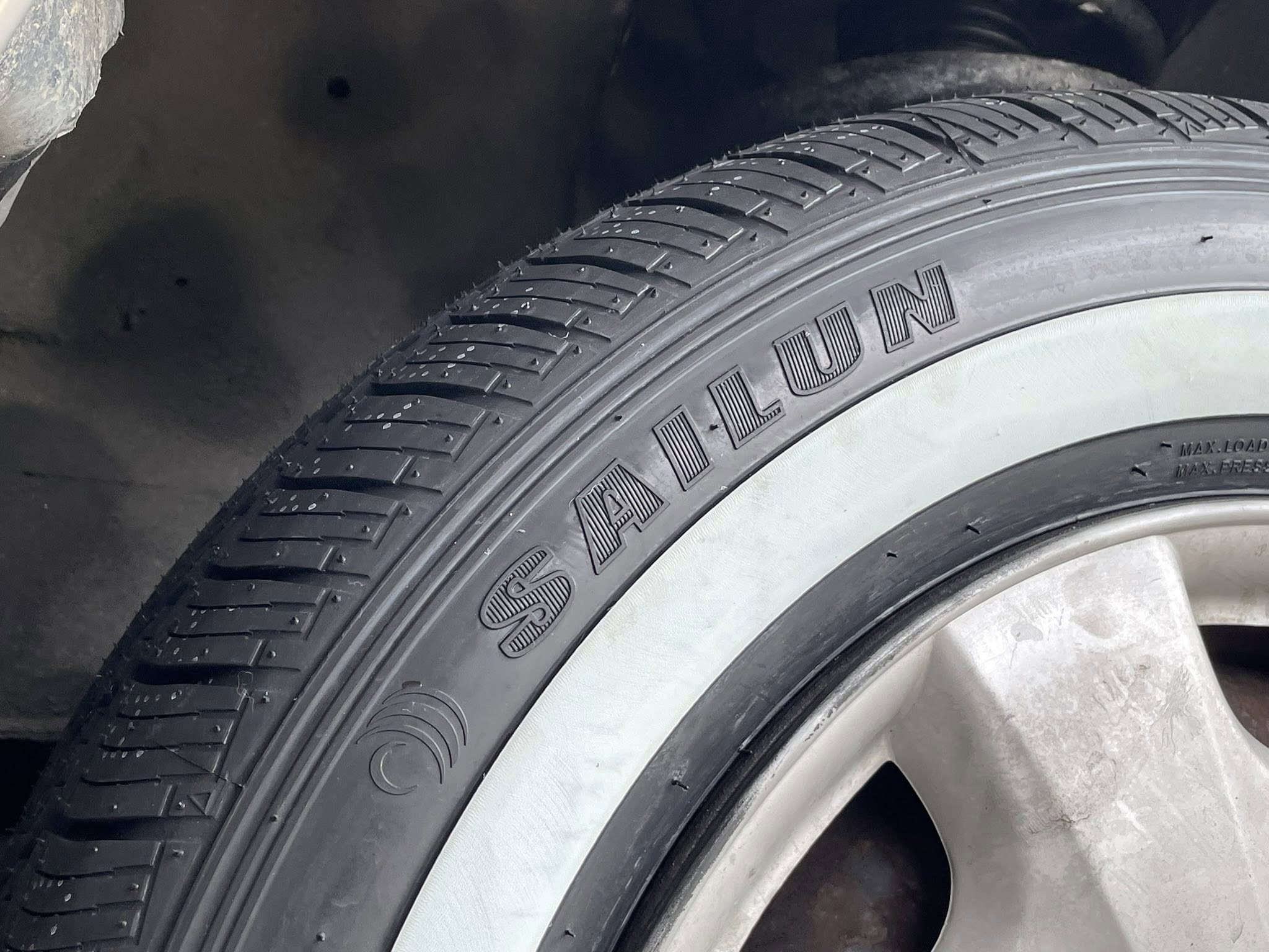 #NISSAN_CEDRIC V30 เปลี่ยนยาง 🛞🐘#SAILUN_ขอบขาวแท้_185/70R14