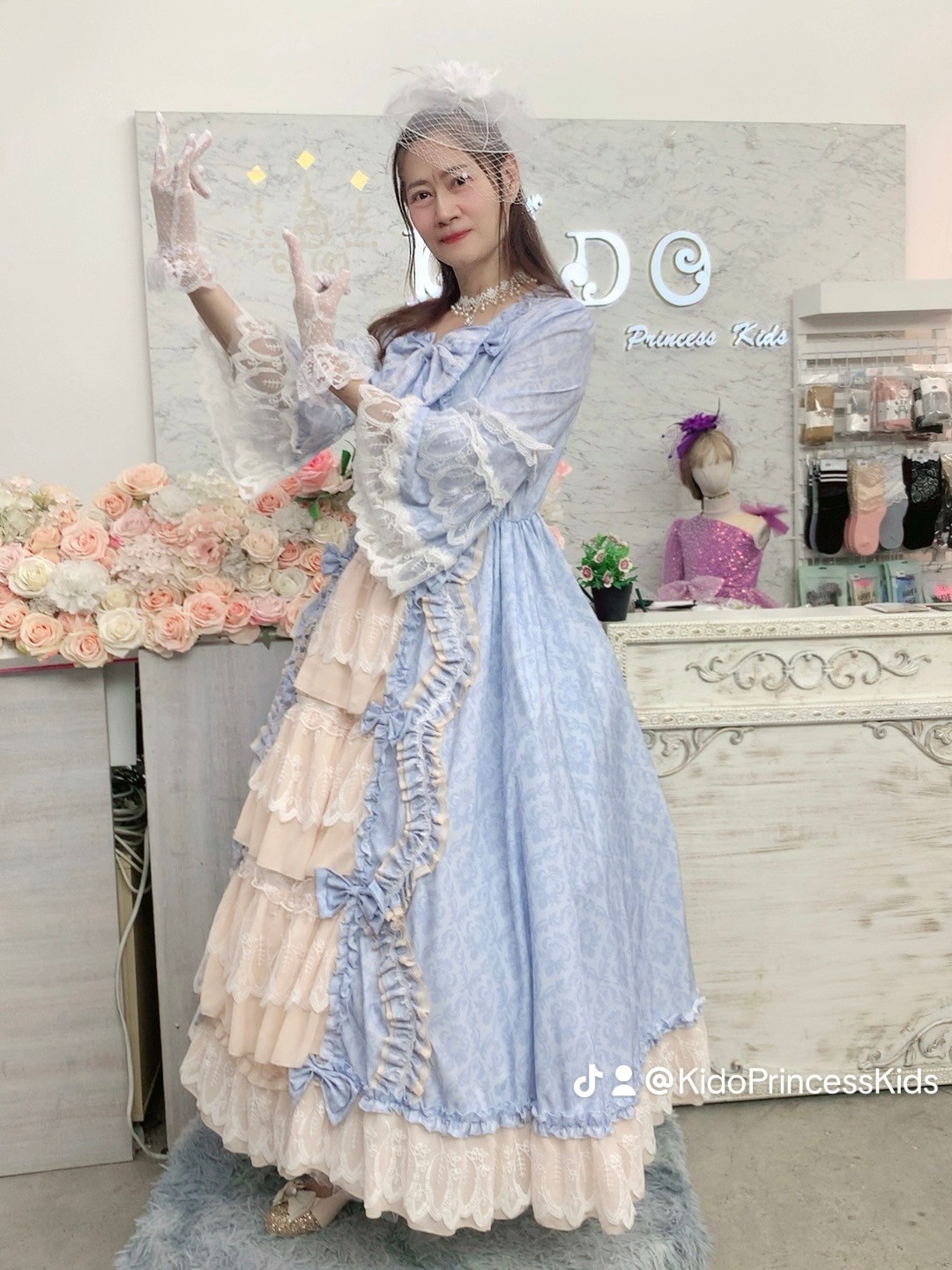 ชุดราตรีเด็ก(ร้านอยู่รัชดา ลองได้ถ่ายรูปจากชุดจริง)W19082 สีฟ้า ยุควิคตอเรีย กระโปรงยาว