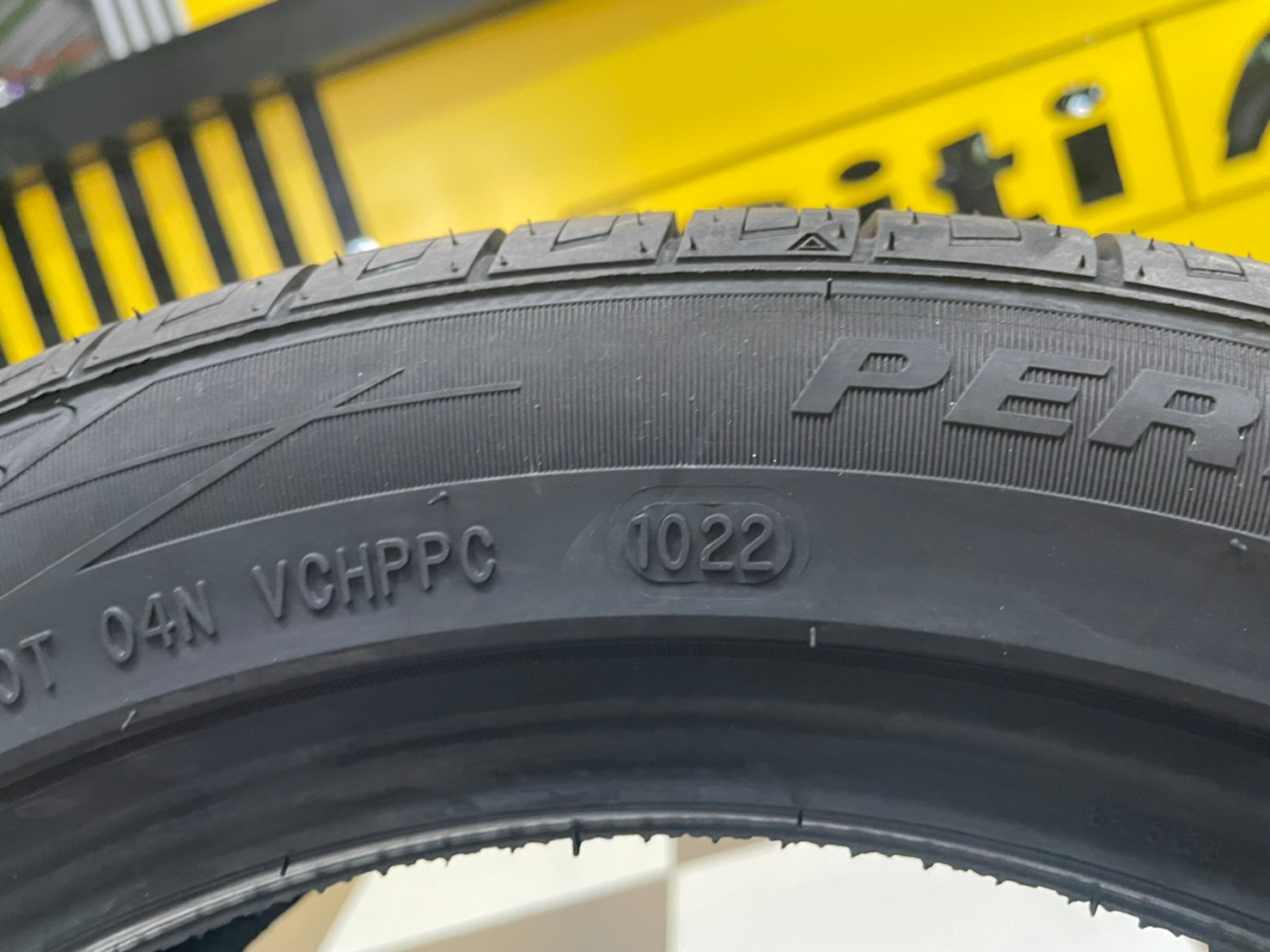 ยางใหม่AUSTONE SP602 195/50R15 ยางผลิตไทย คุ้มค่ารับประกันบาดบวมเบียดตำ365วันเคลมฟรี