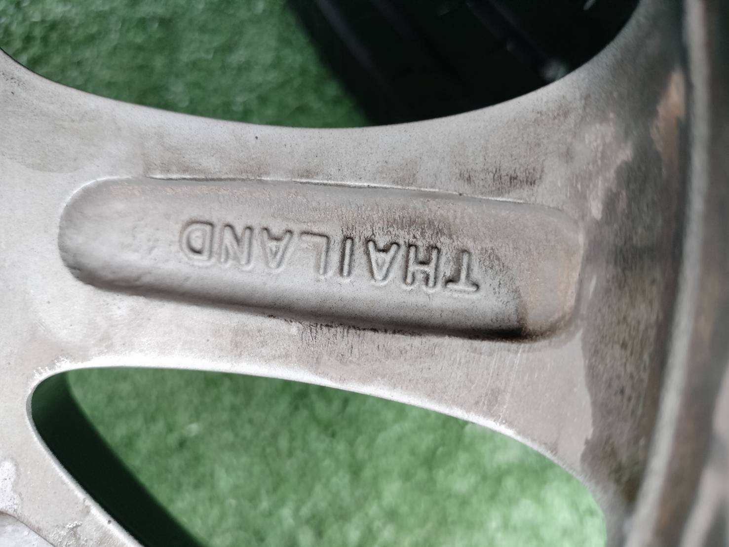 ล้อแม็กซ์เดิม MAZDASล้อเดิมขอบ15" ขนาดล้อ 5" 1/2 ขนาดรูน็อต 4×100 พร้อมยางมือสอง ยี่ห้อ DUNLOP 185/65R15