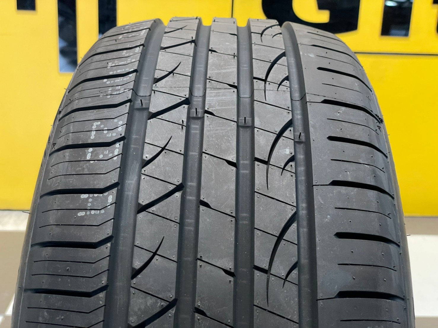 ยางใหม่AUSTONE SP702 235/45R18 ยางใหม่ปี2023