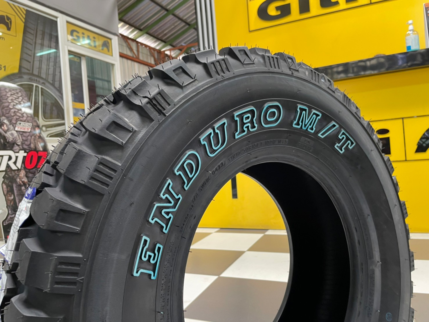 ยางใหม่สายลุยMT Mud Terrain ยางRUNWAY ขนาด31x10.5R15 ยางใหม่ปี2022 ยางสายลุย