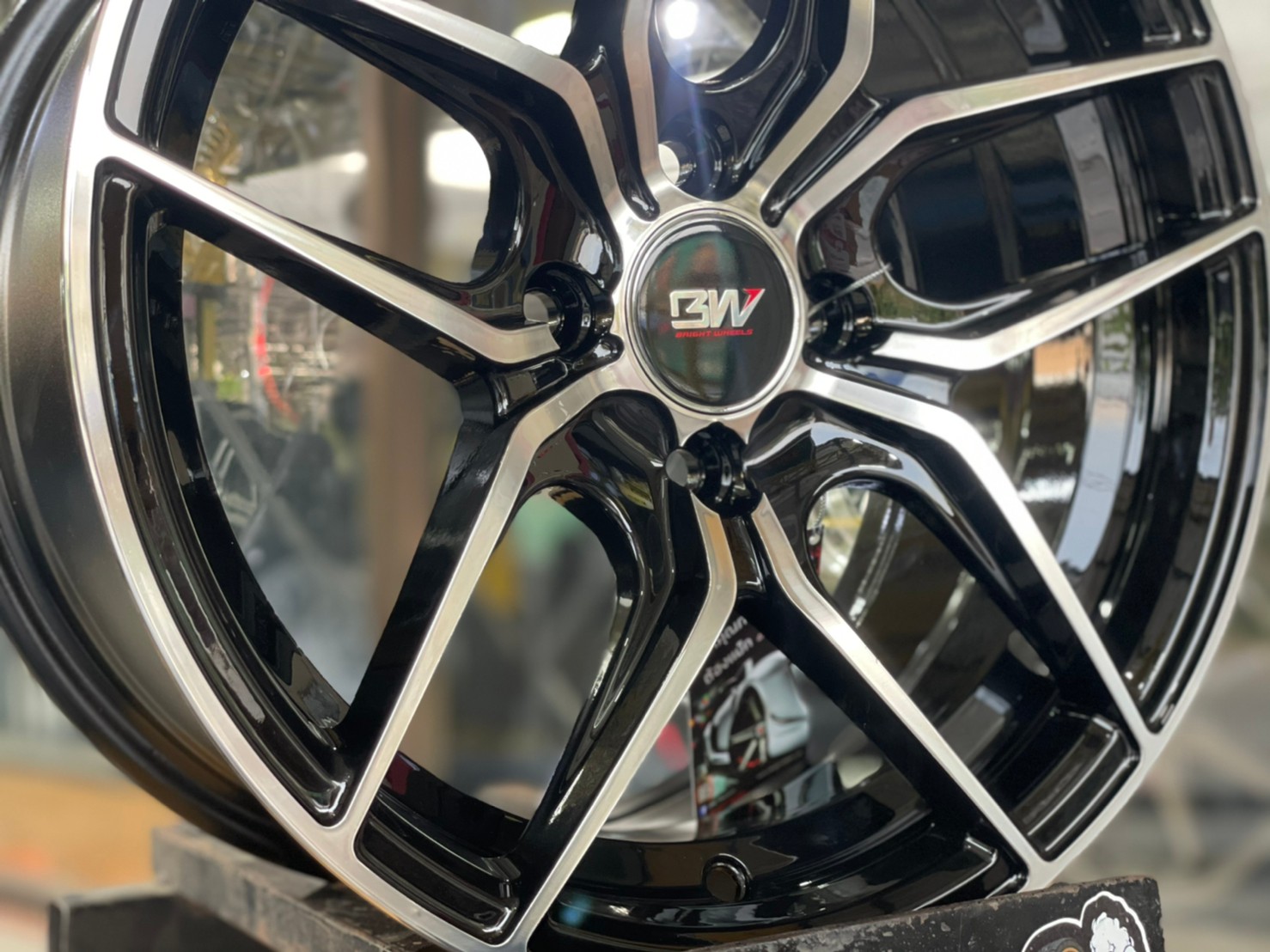 ล้อแม็กซ์ขอบ15 Brightwheels ASTON-3 ขอบ15 กว้าง7 ออฟ32 4รู100 สีดำหน้าเงา(FP/B)