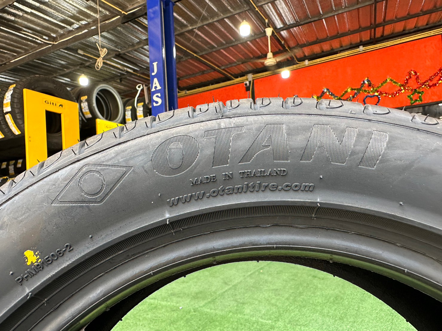 OTANI EK1000 195/55R15 ยางใหม่ปี2022 ราคาพิเศษพร้อมติดตั้งฟรี สามารถสอบถามเพิ่มเติมได้ค่ะ