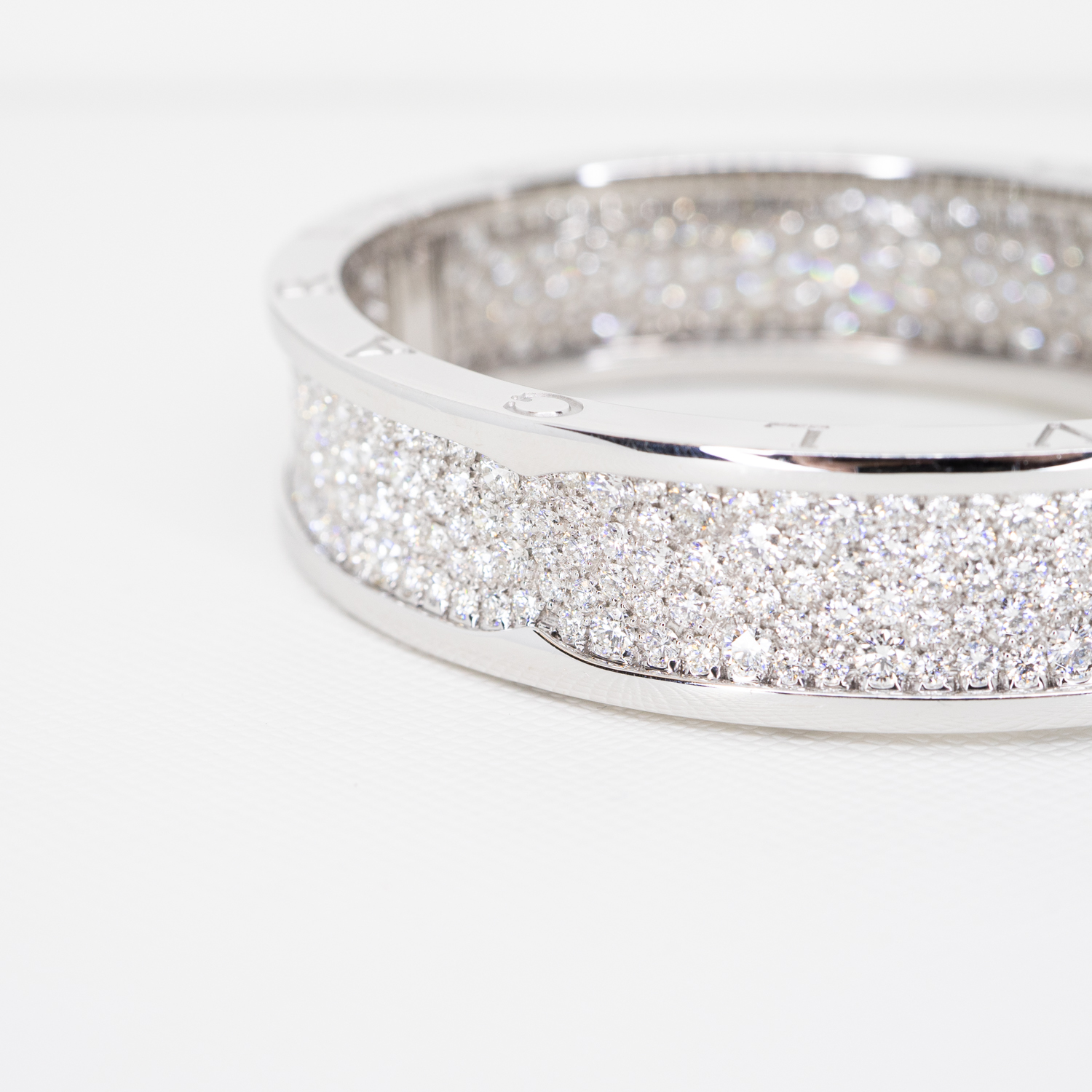 **Sold** กำไล Bvlgari B.zero1 large bangle bracelet with pavé diamonds on the spiral ทองขาว18K ref.347715 ไซส์Size Small (Used) +ใบเสร็จShopไทย2018