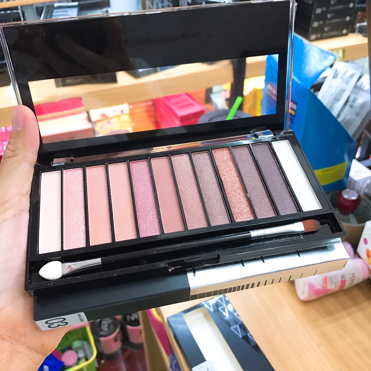 ODBO Look here palette eyeshadow (อายแชโดว์)