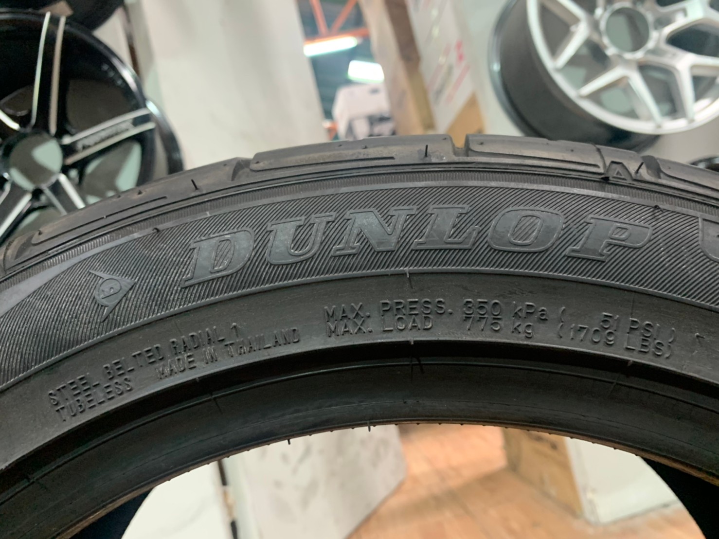 ยางใหม่ DUNLOP DZ102 255/45R18 ยางปี18