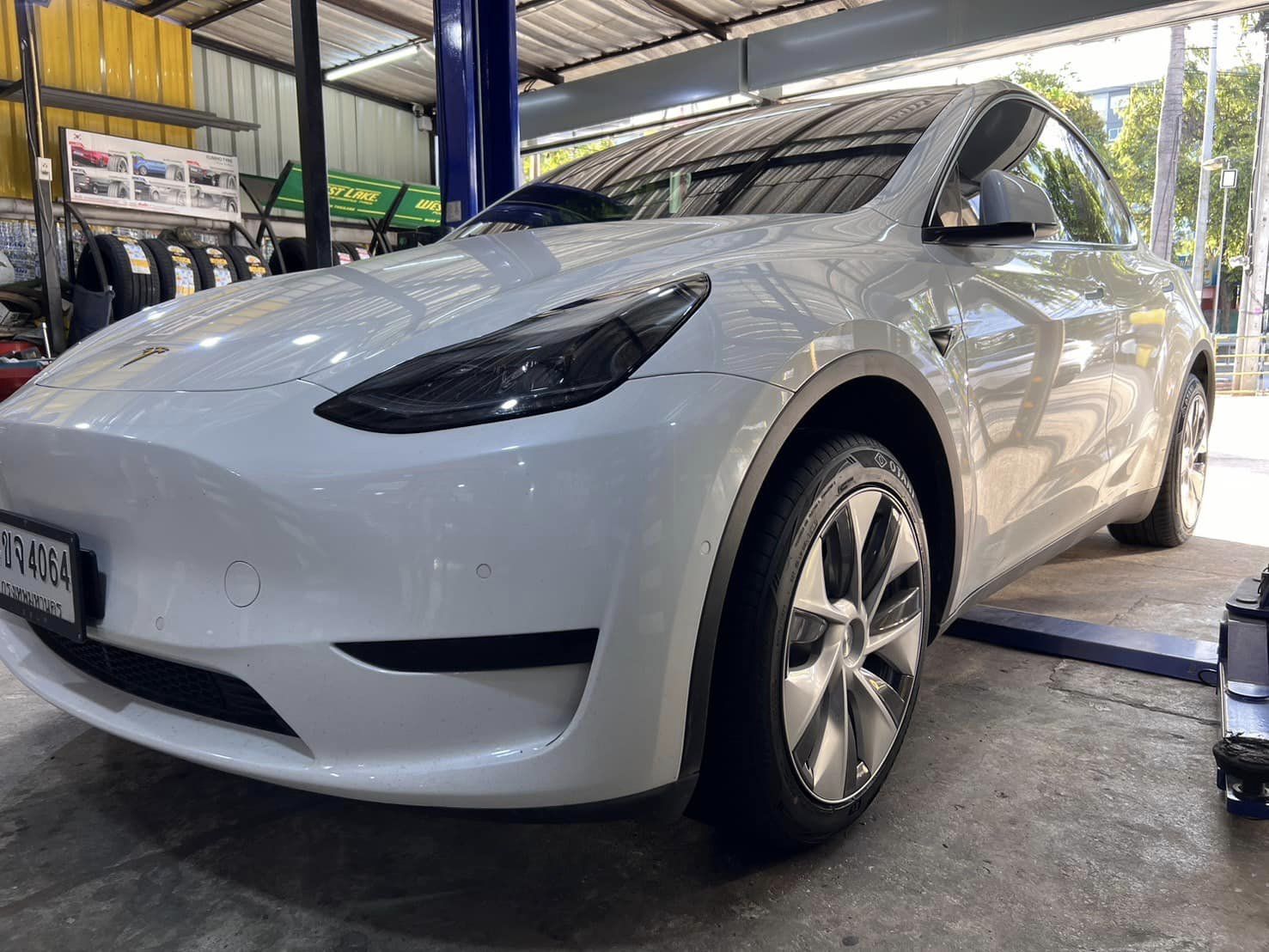 Tesla_Model3🚗 เปลี่ยนยาง ติดตั้ง #ยางรถไฟฟ้า 🛞 ￼#OTANI #KN1000 255/45R19