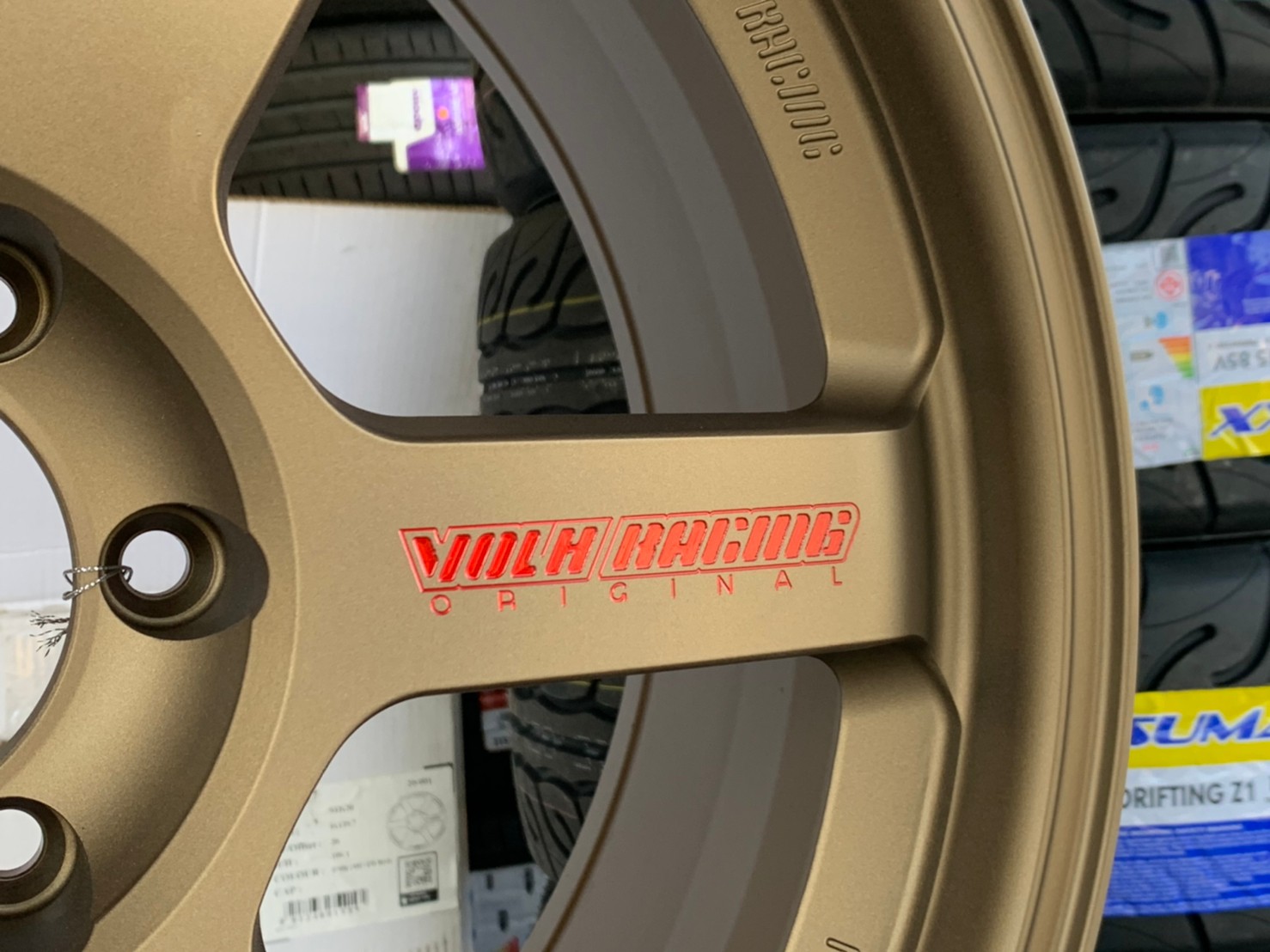 ล้อแม็กซ์ขอบ20 Brightwheels ลายTE37 BW37 ขอบ20 กว้าง9 ออฟ20 6รู139.7 สีน้ำตาลหยอดแดง(F-BR MC ED Red)